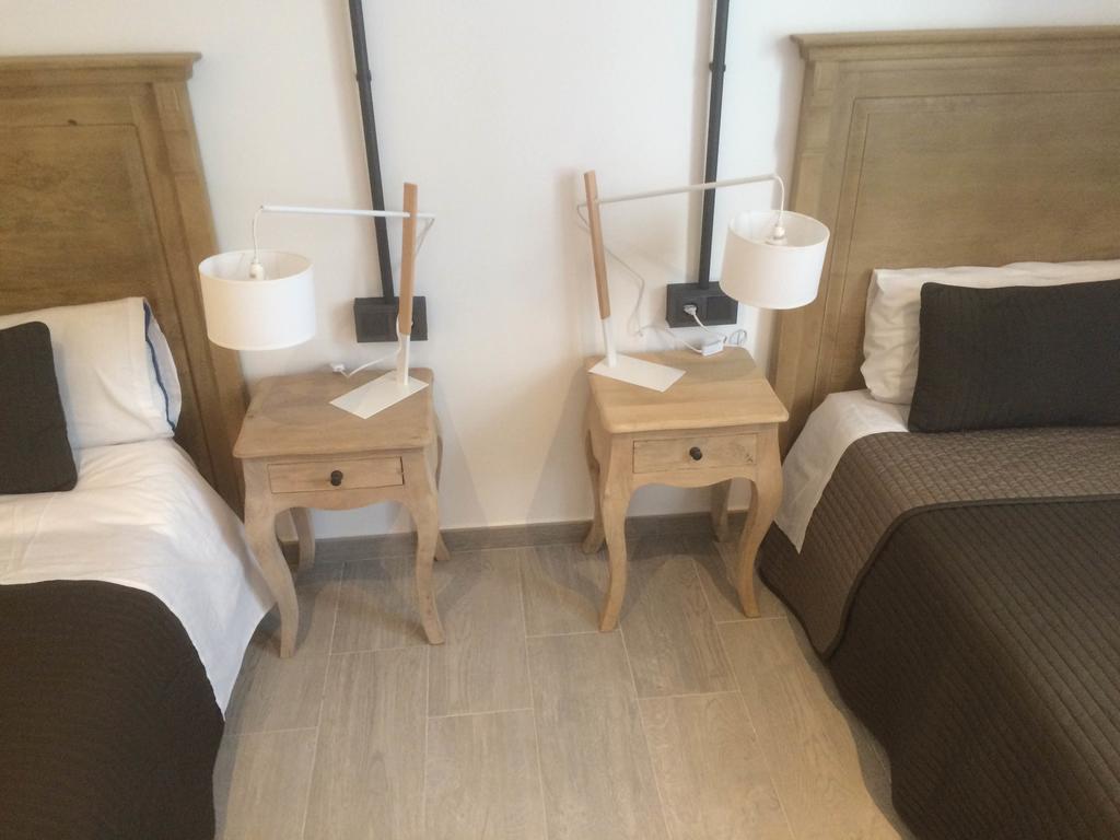 Hostal Portofino Arenys de Mar ภายนอก รูปภาพ