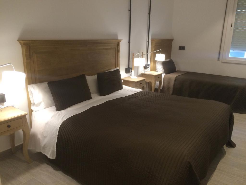 Hostal Portofino Arenys de Mar ภายนอก รูปภาพ