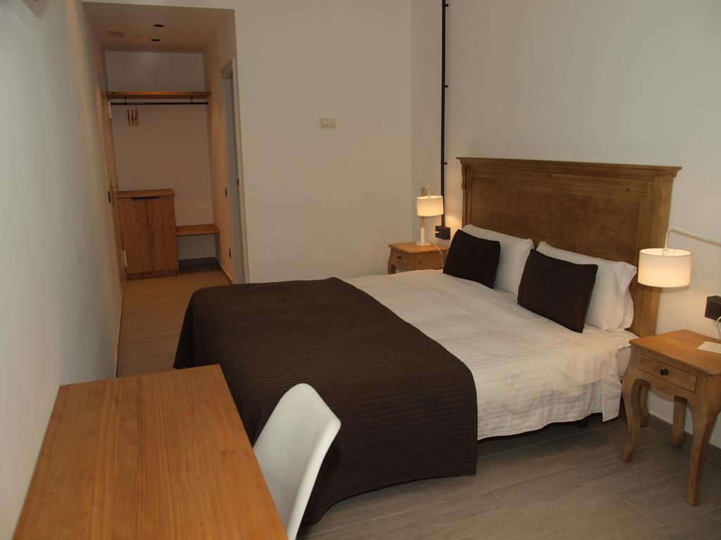 Hostal Portofino Arenys de Mar ภายนอก รูปภาพ