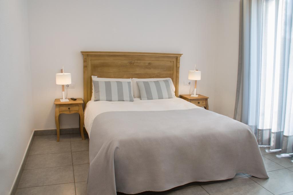 Hostal Portofino Arenys de Mar ภายนอก รูปภาพ