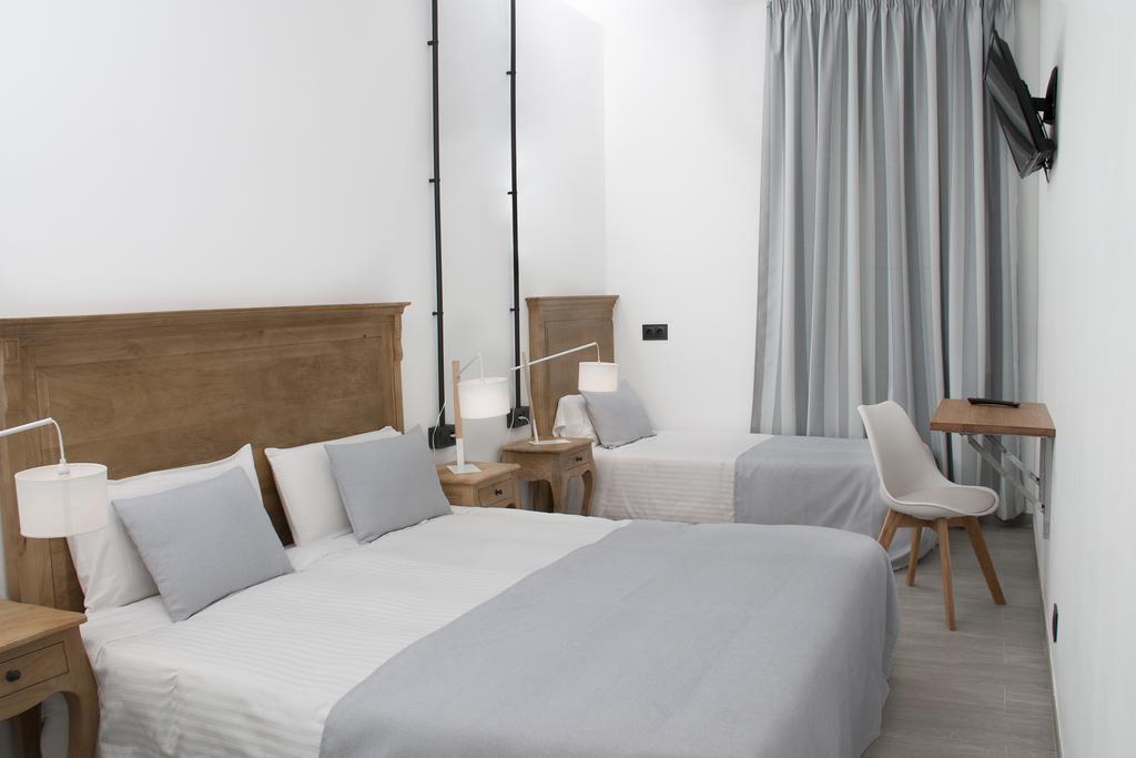 Hostal Portofino Arenys de Mar ภายนอก รูปภาพ